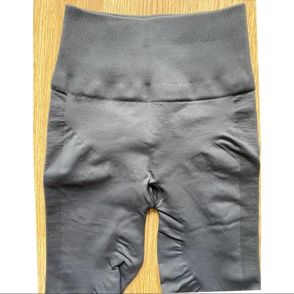 Lululemon Zone In tight - Picture 8 of 11